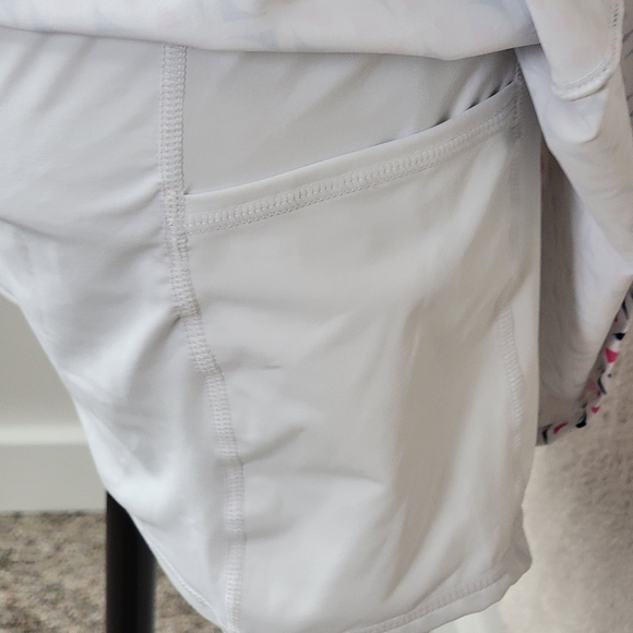 Kyodan Women's Multi Color Geometric Print Golf/Pickleball Skirt/Skort Sz M - Picture 7 of 10